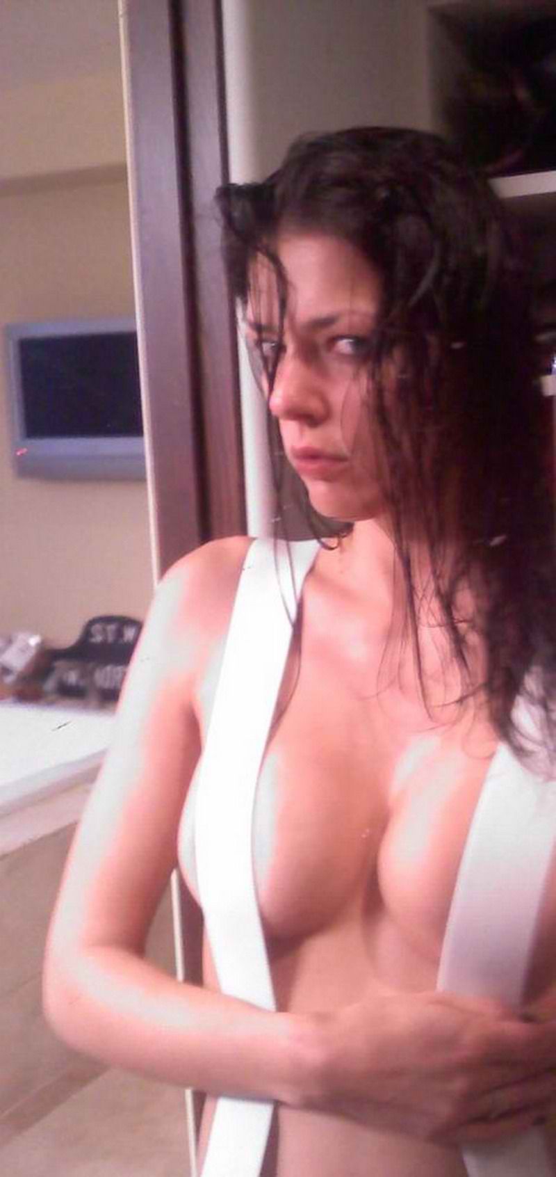 https://www.okokoras.gr/wp-content/uploads/2011/06/Adrianne-Curry-2.jpg